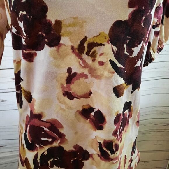 2/$20 SIMPLY VERA WANG Top - Picture 3 of 9